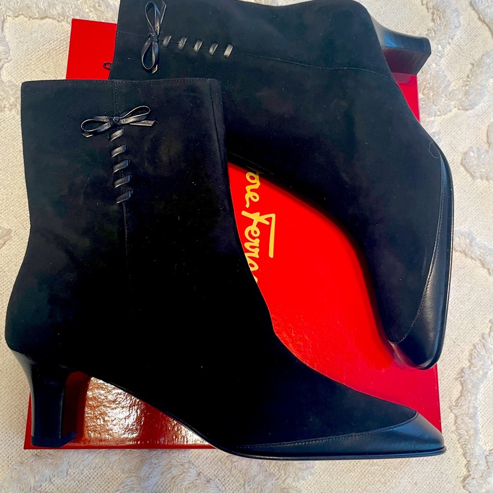 Ferragamo new black suede Boots 8